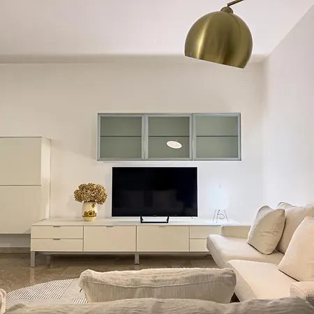 Apartment With View Train Station