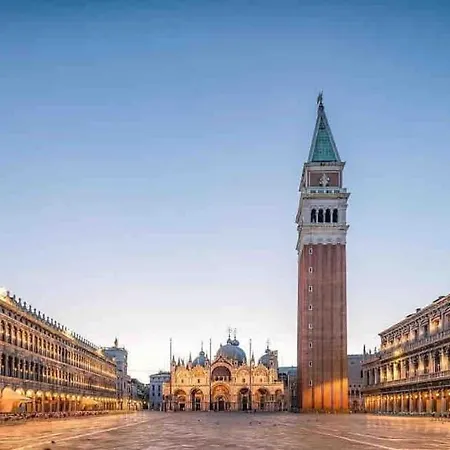 Con Vista Citta Vicino Stazione Di 10 Min Da Venezia Apartament